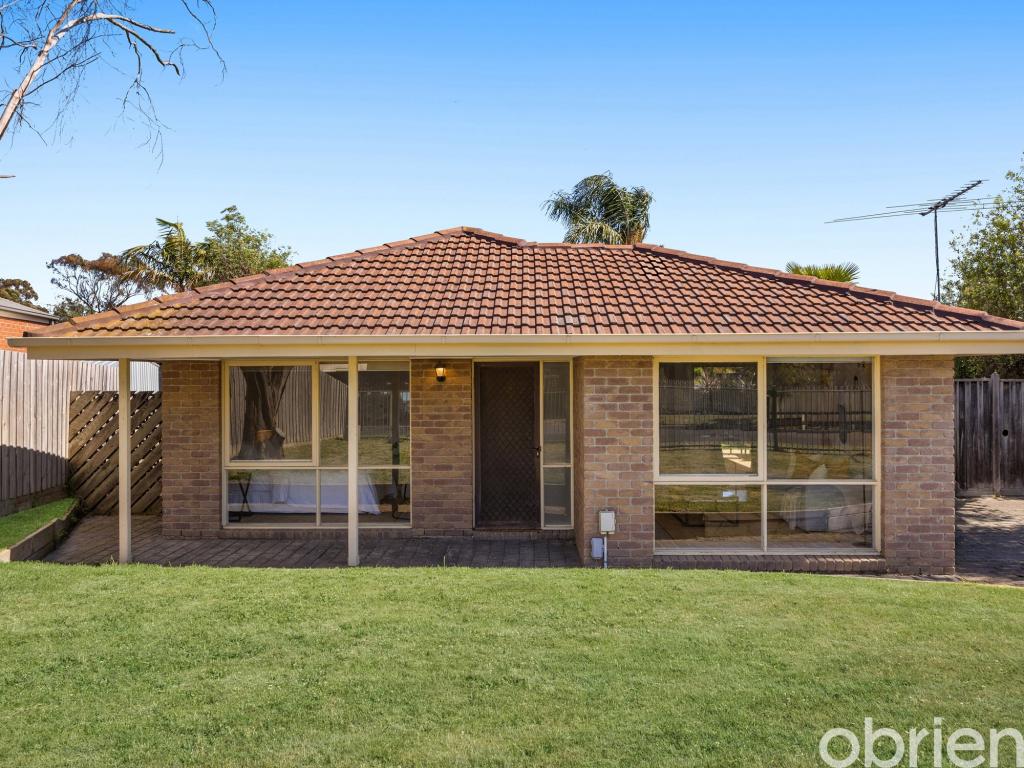 2 ELENYA CT, FRANKSTON, VIC 3199