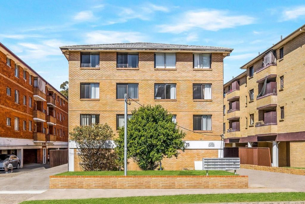 4/25 YORK ST, FAIRFIELD, NSW 2165