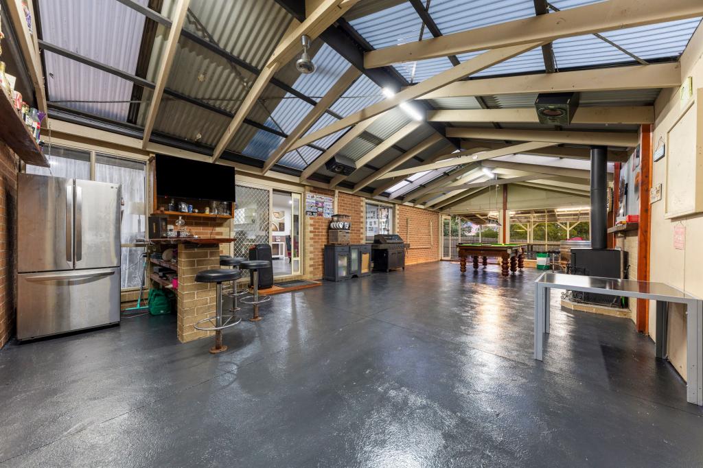 15 Manna Gum Dr, Pakenham, VIC 3810