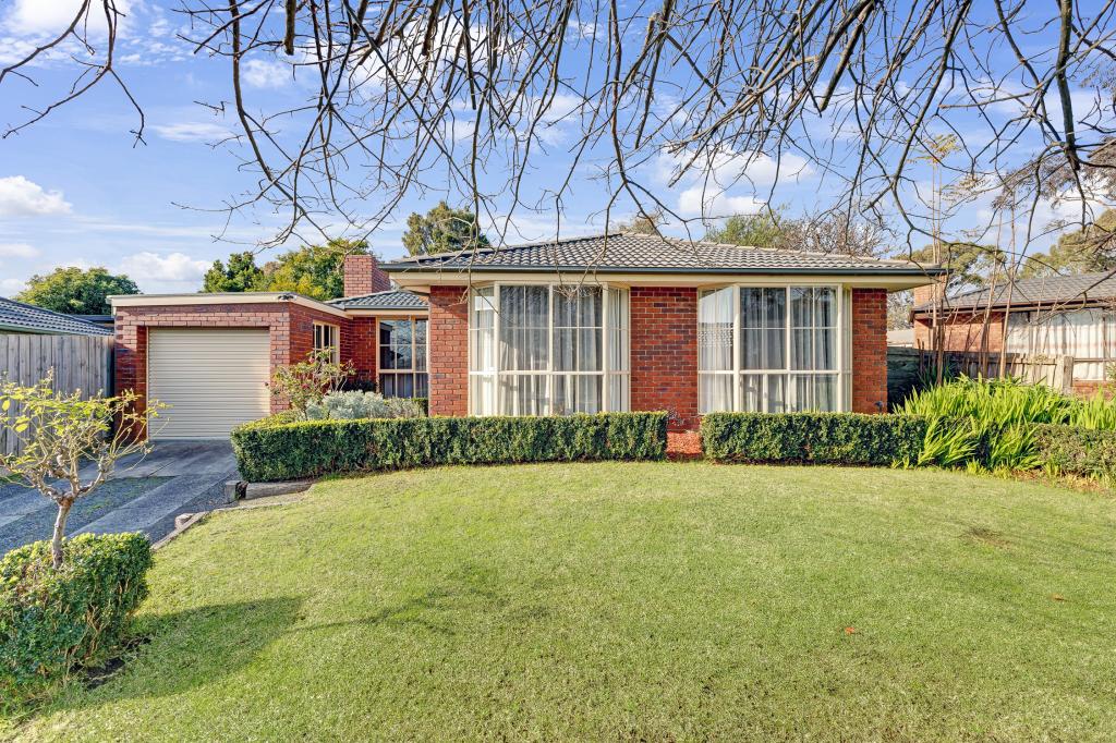 4 Hood Ct, Berwick, VIC 3806