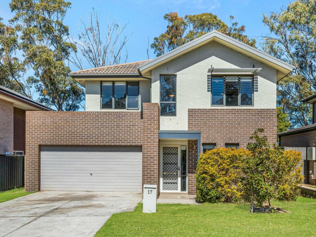 17 Boddingtons Rd, Glenfield, NSW 2167
