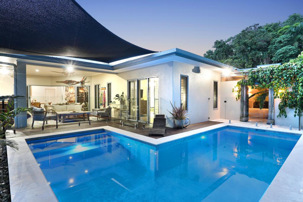 3 Savaii Cl, Palm Cove, QLD 4879