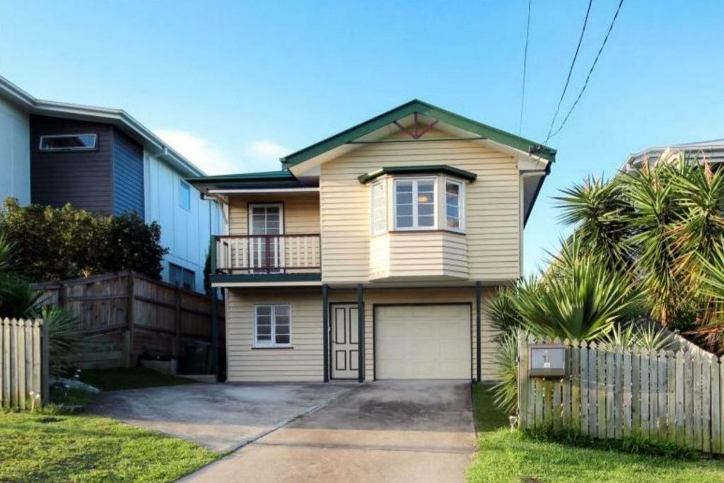 18 Koondara St, Camp Hill, QLD 4152