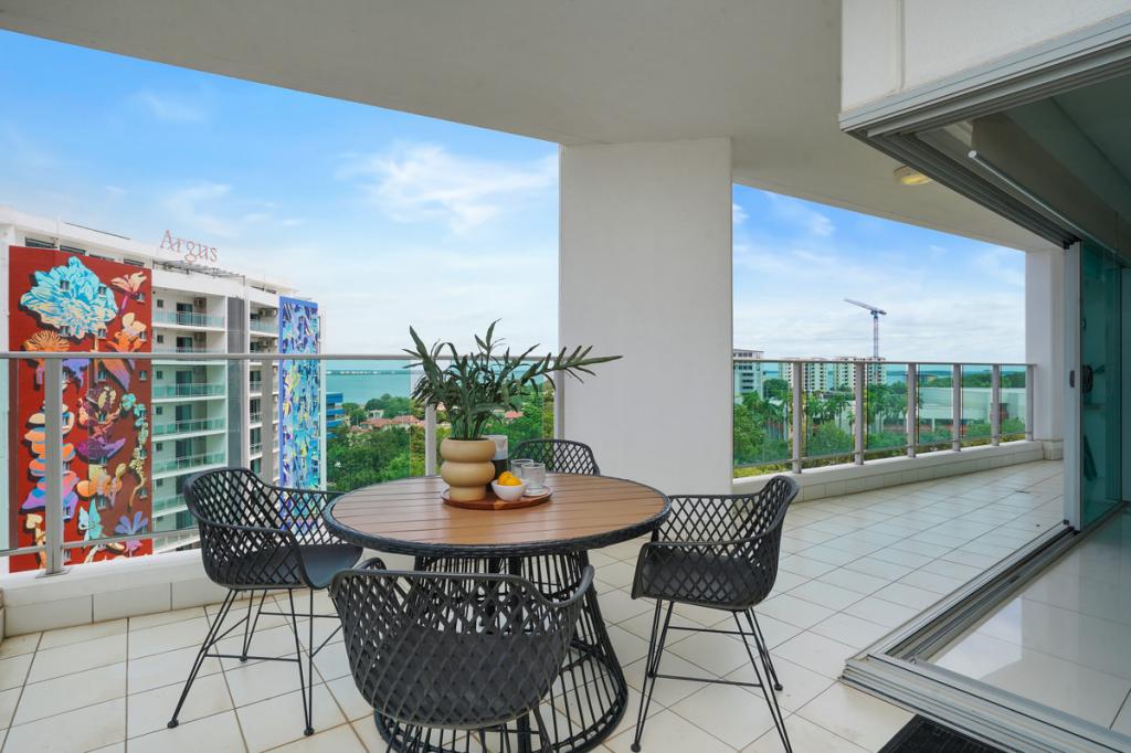 7010/27 WOODS ST, DARWIN CITY, NT 0800