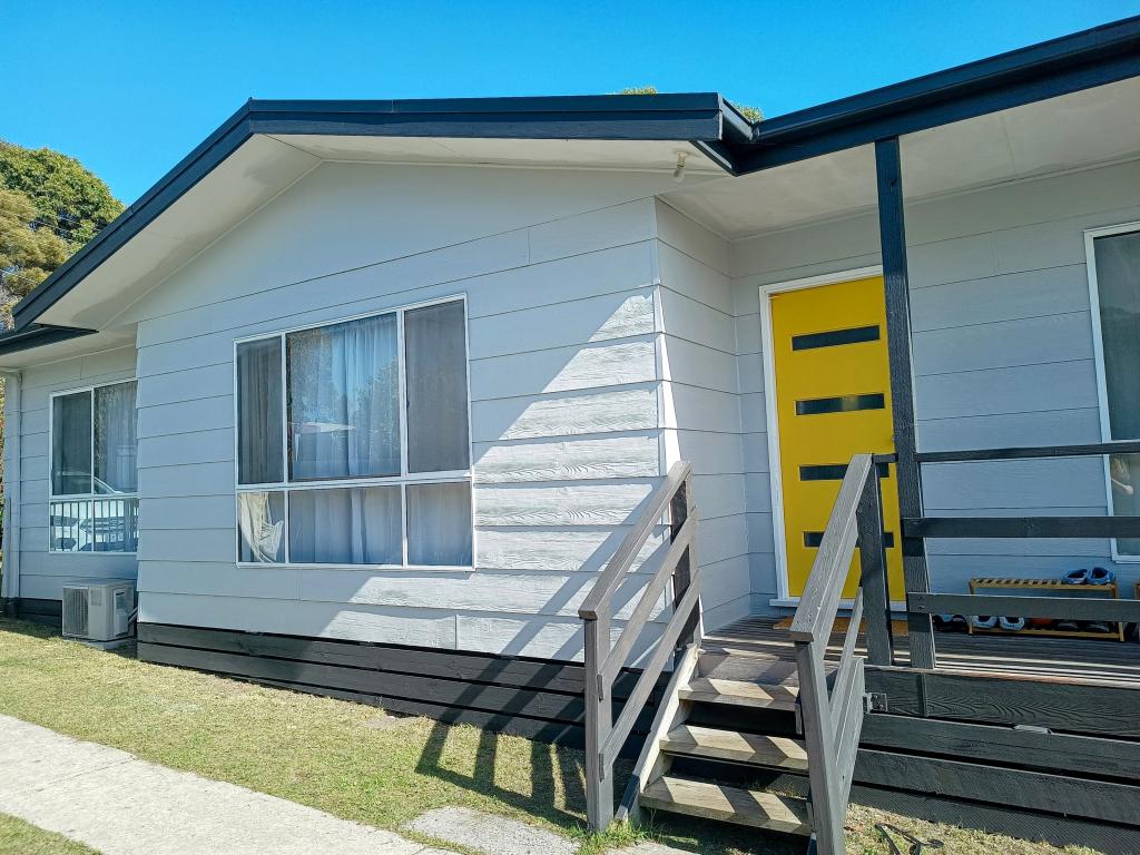 6 LAVINGTON ST, INVERLOCH, VIC 3996