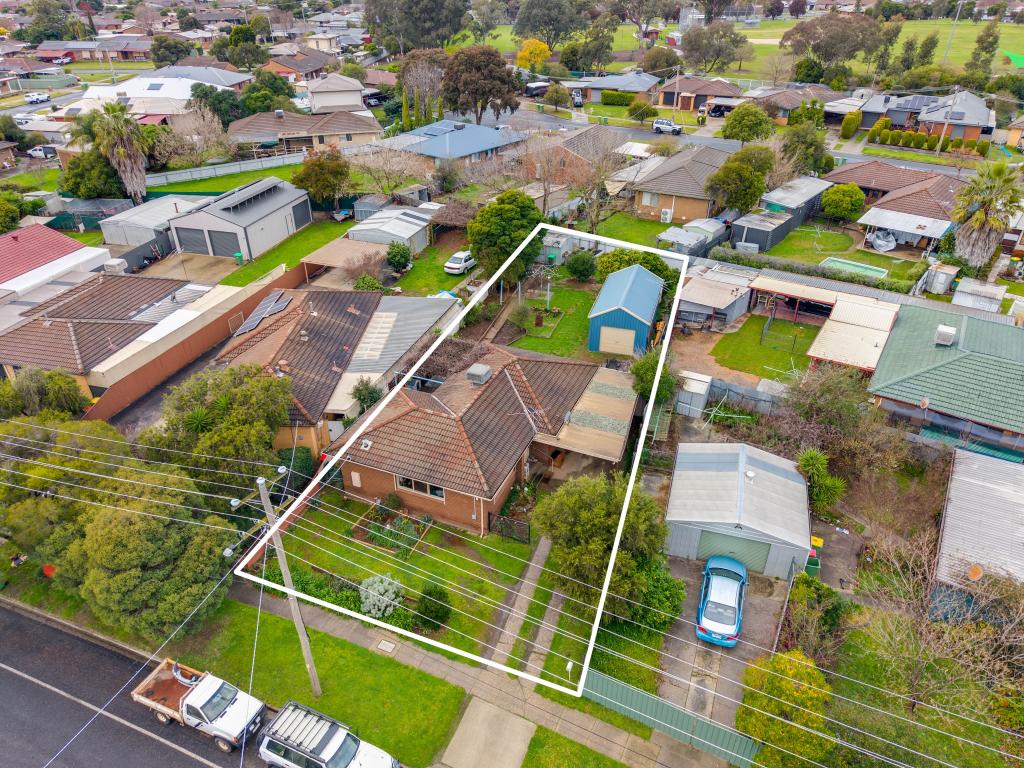 26 GAYVIEW DR, WEST WODONGA, VIC 3690