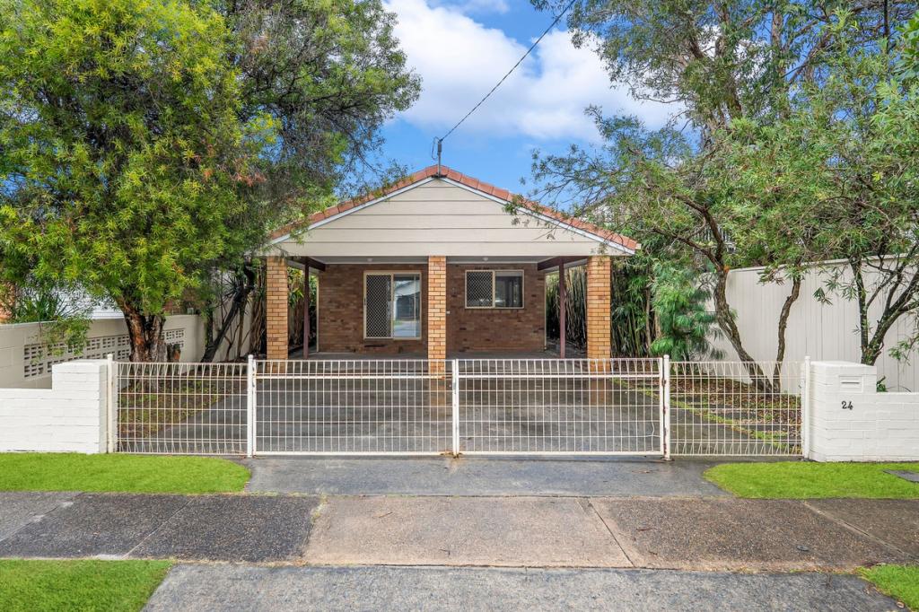 24 Chainey Ave, Miami, QLD 4220