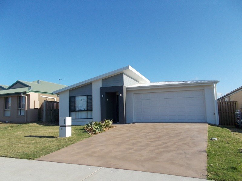 35 TRINITY PDE, BLACKS BEACH, QLD 4740