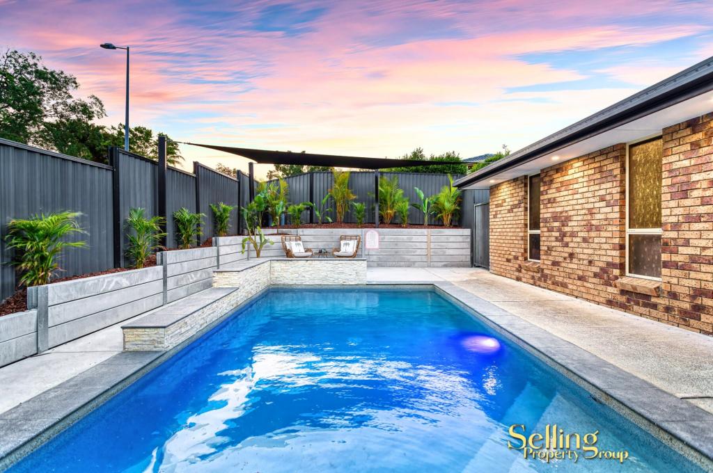 11 MONROE CT, OXENFORD, QLD 4210