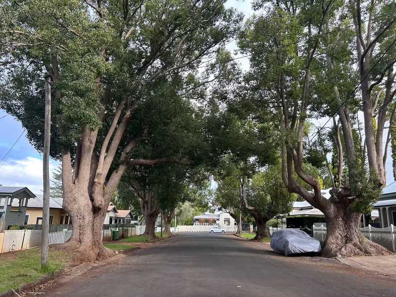 16 BOULTON TCE, TOOWOOMBA CITY, QLD 4350