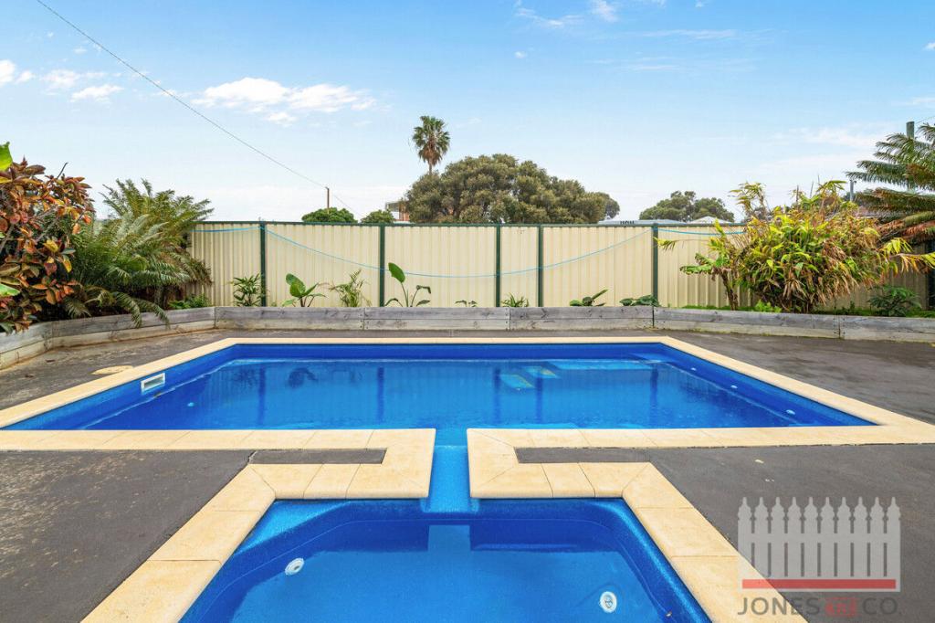 70 Whitfield Dr, Two Rocks, WA 6037
