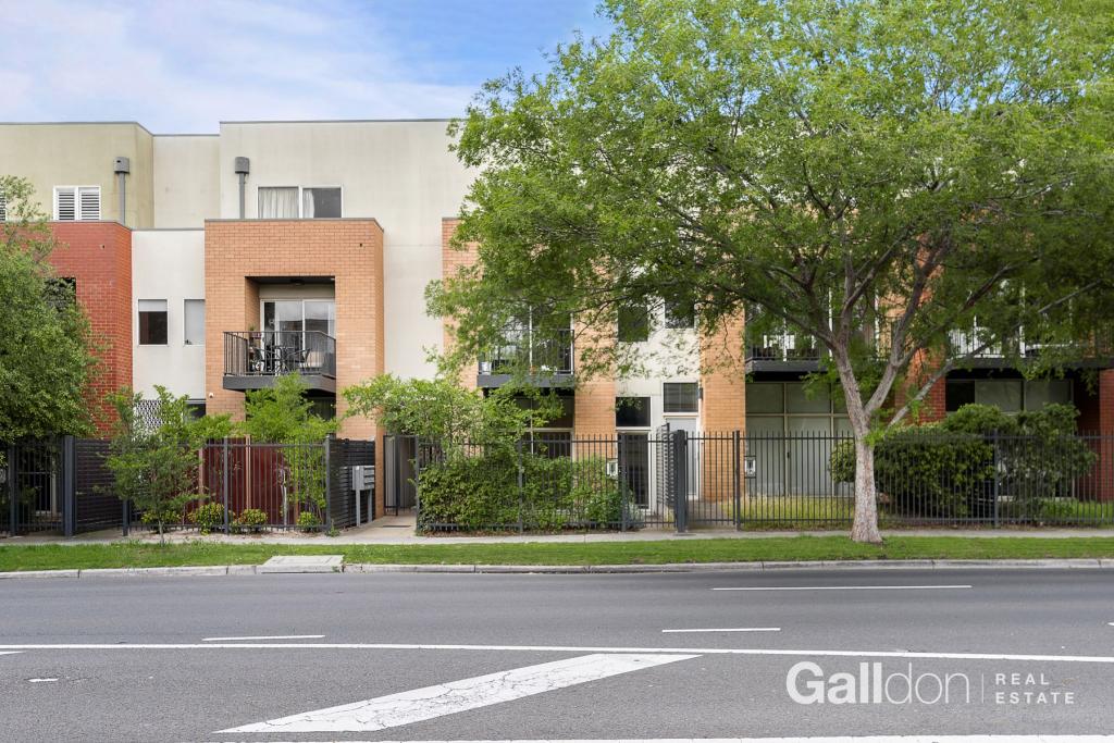 2/18 WESTS RD, MARIBYRNONG, VIC 3032