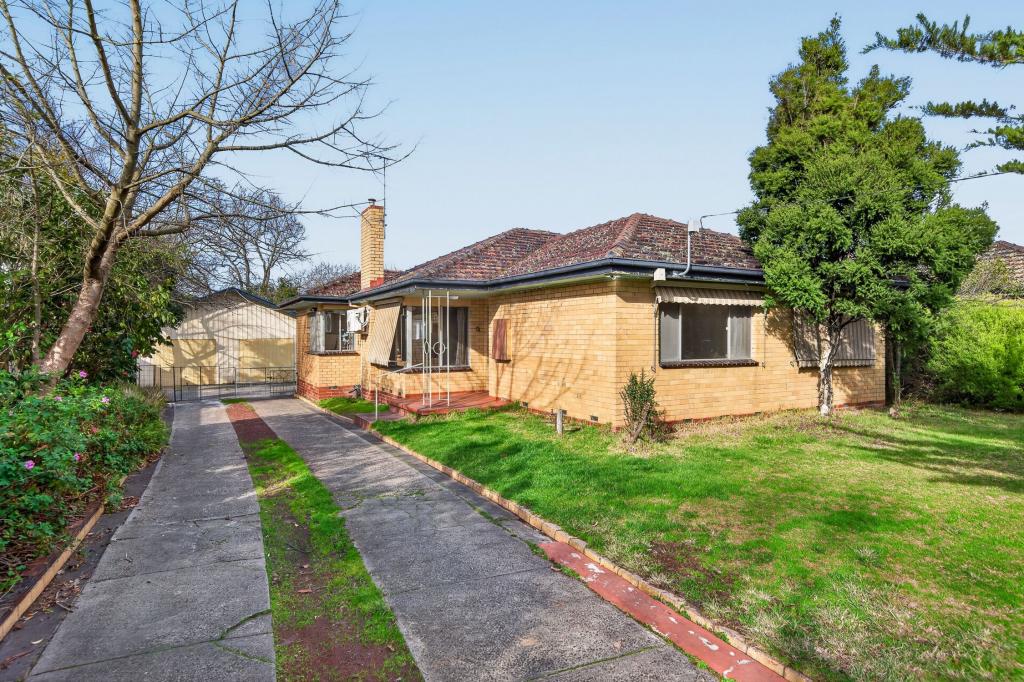 32 John St, Pakenham, VIC 3810