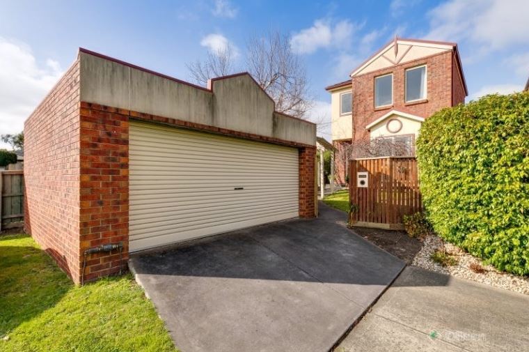 34 Wembley Dr, Berwick, VIC 3806