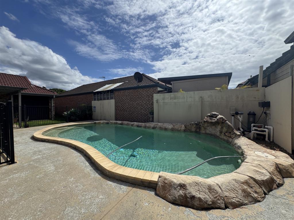 1 Raphael St, Coombabah, QLD 4216