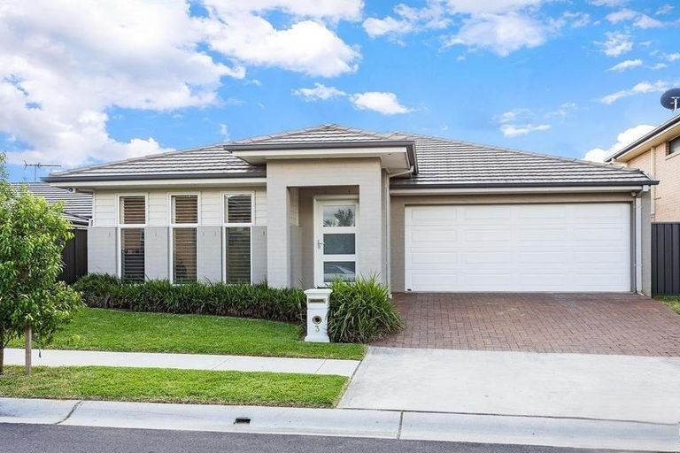 3 Wiseman Cct, Ropes Crossing, NSW 2760