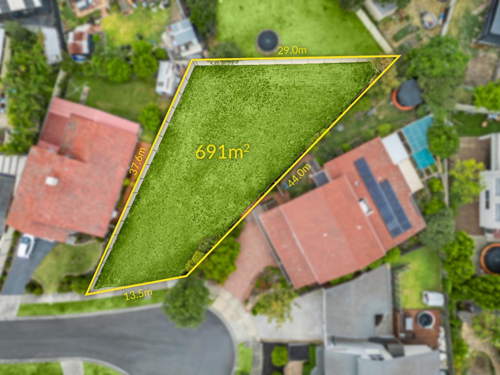 2 Friend Ct, Mill Park, VIC 3082