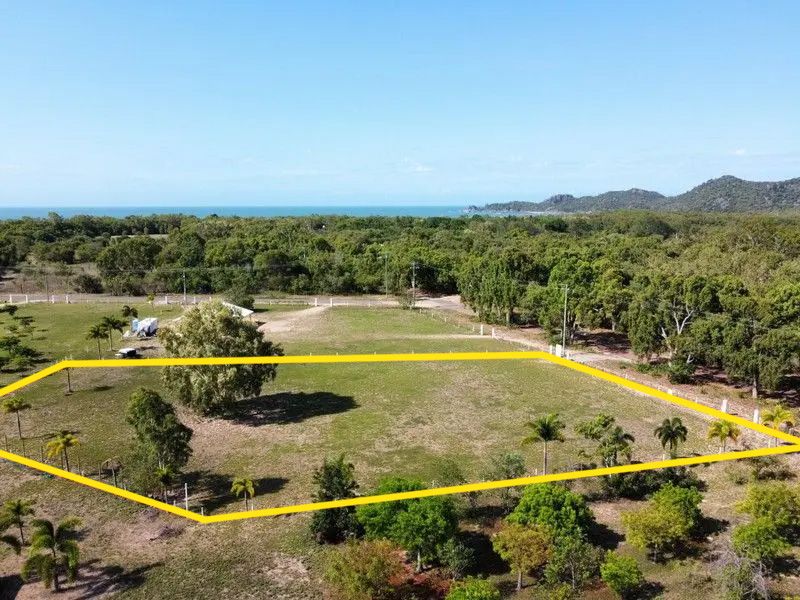 57-59 Swensen St, Horseshoe Bay, QLD 4819