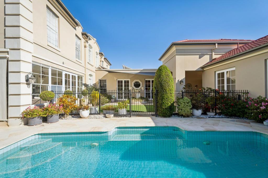 3187 Riverleigh Dr, Hope Island, QLD 4212