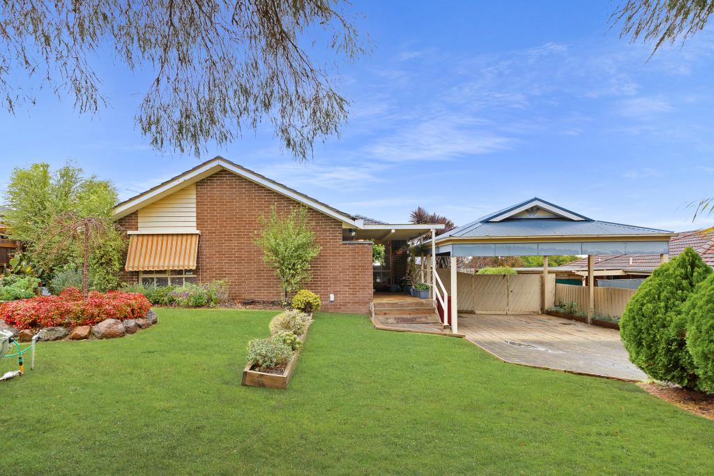 15 THOMPSON CT, ENDEAVOUR HILLS, VIC 3802