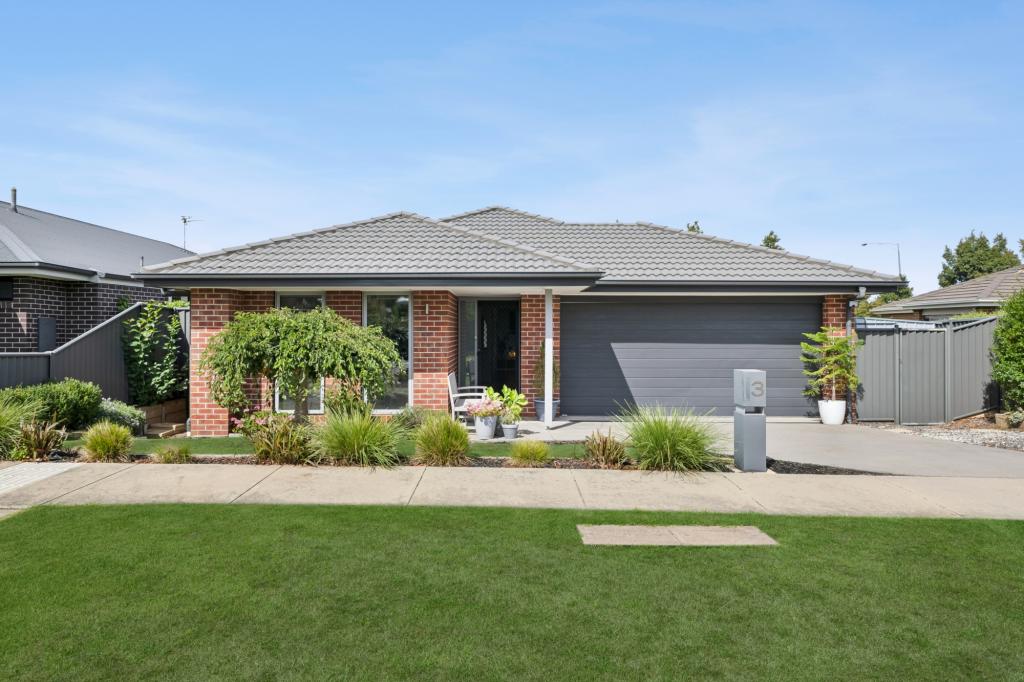 3 ROONEY CRES, LUCAS, VIC 3350