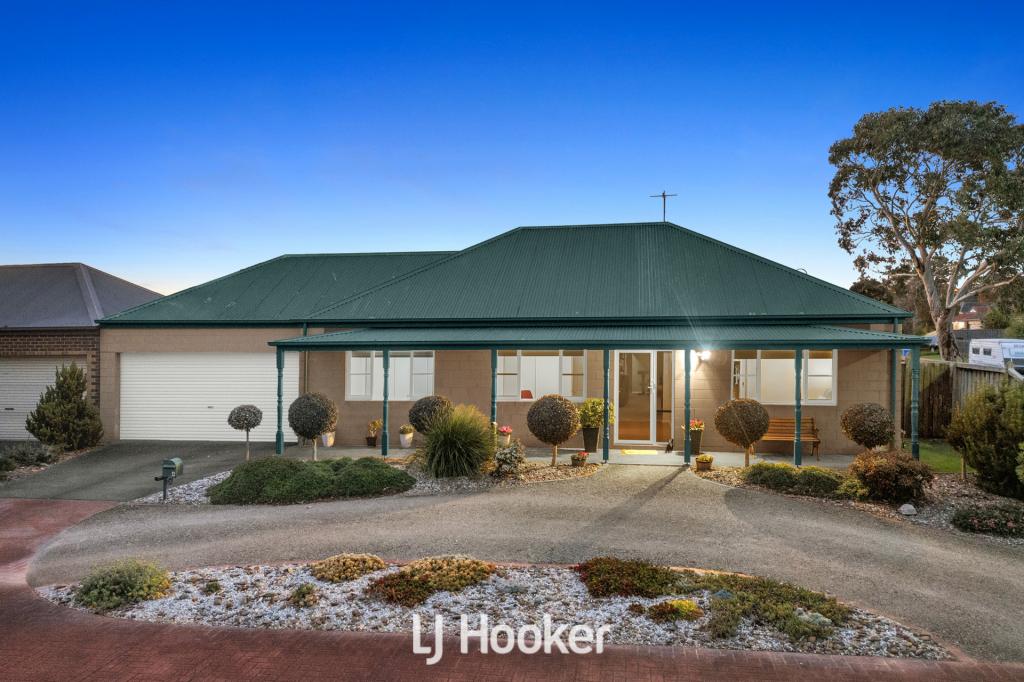 4 Louise Mack Walk, Lynbrook, VIC 3975