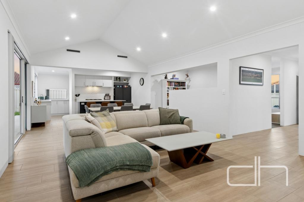 11A SEFTON PL, LANDSDALE, WA 6065