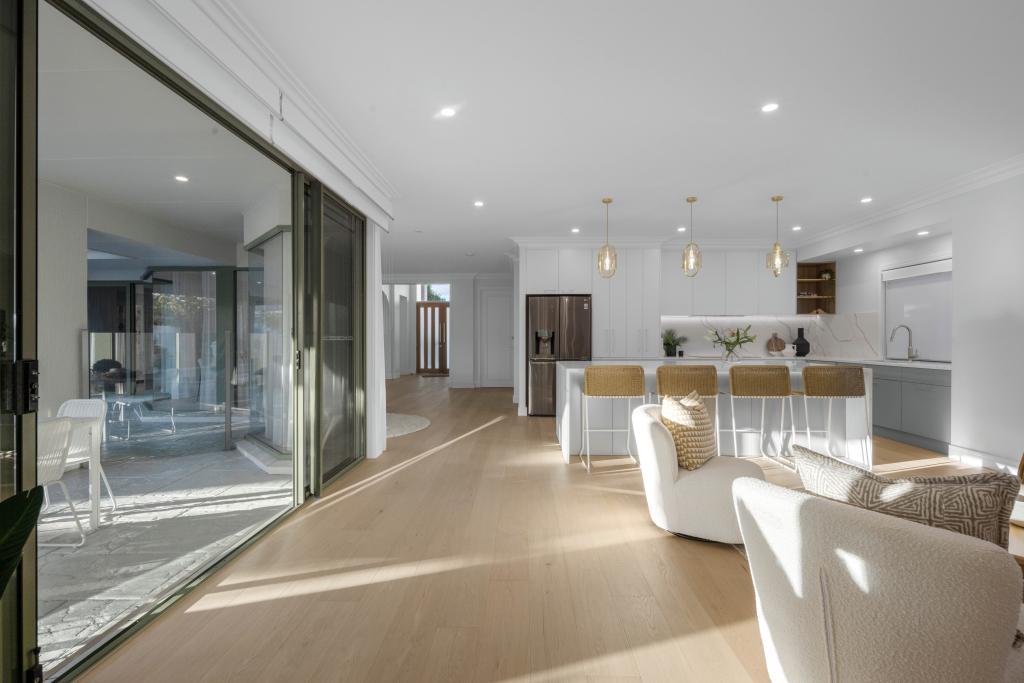 14 Julatten Dr, Robina, QLD 4226