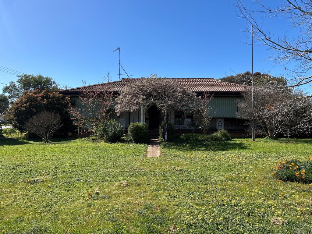 52 Galore St, Lockhart, NSW 2656