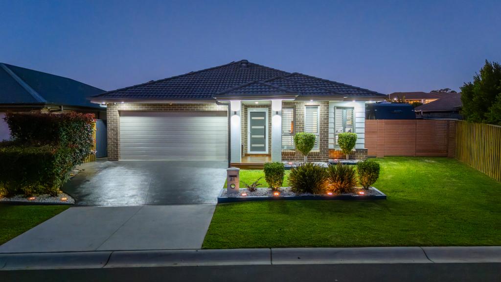 21 FRANKLIN GR, ORAN PARK, NSW 2570