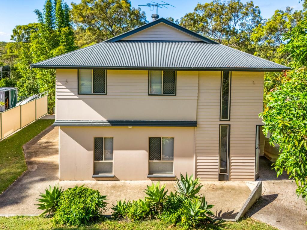 71 Lea Weena Ave, Russell Island, QLD 4184