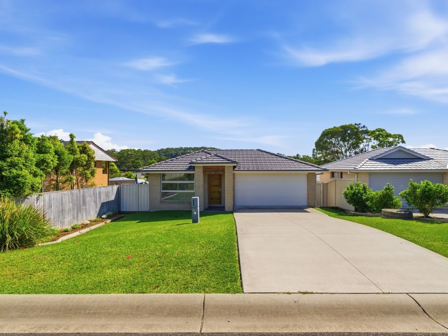 26b Sunshine Cct, Emerald Beach, NSW 2456