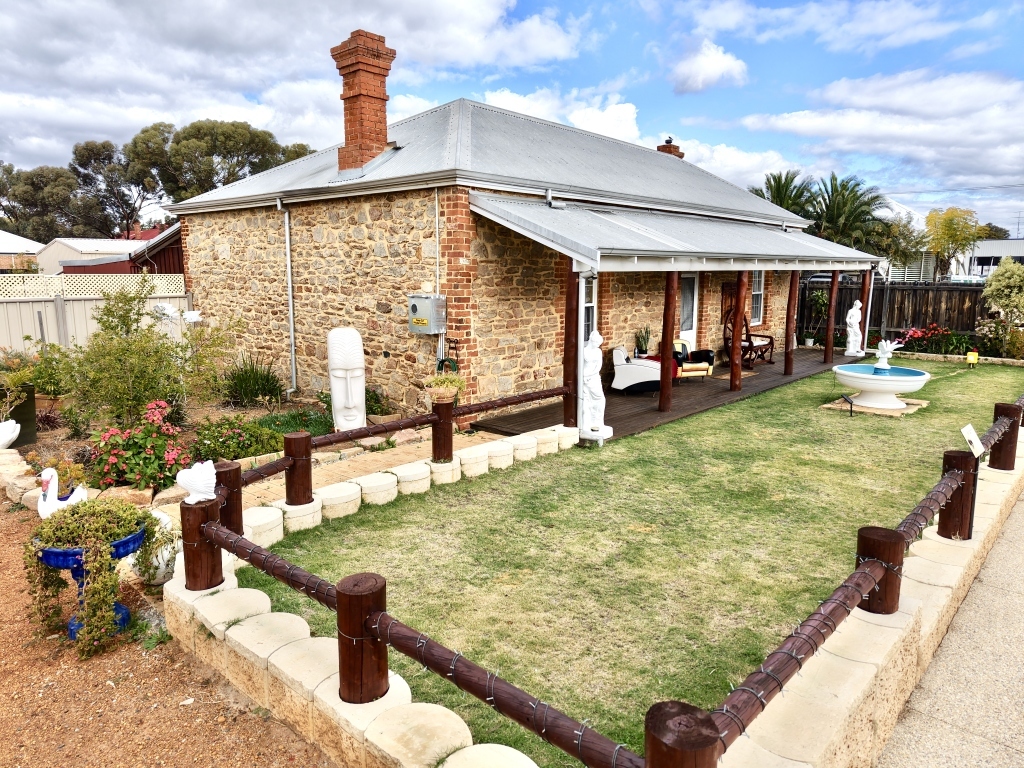 145 Vincent St, Beverley, WA 6304