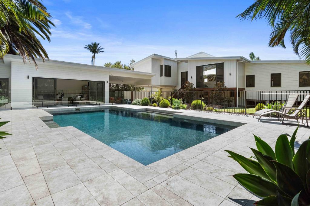 35 Pacific St, Caves Beach, NSW 2281