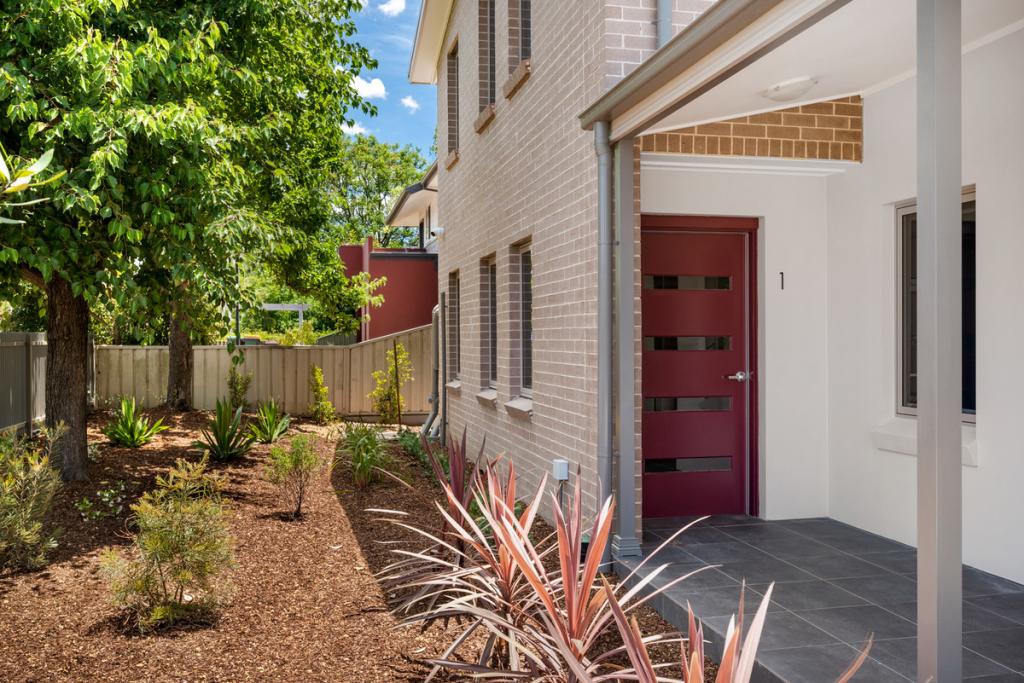 1/16 Layton Ave, Blaxland, NSW 2774