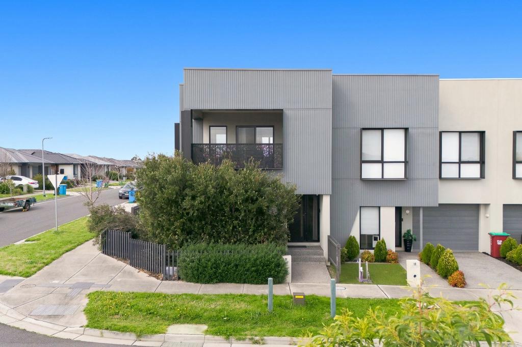 11 Wicket Rd, Clyde, VIC 3978