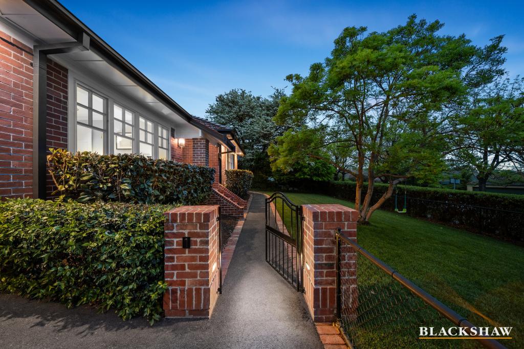 1 Durville Cres, Griffith, ACT 2603