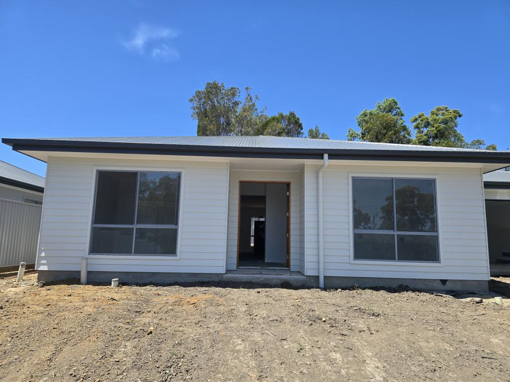 35 Tenanne St, Russell Island, QLD 4184