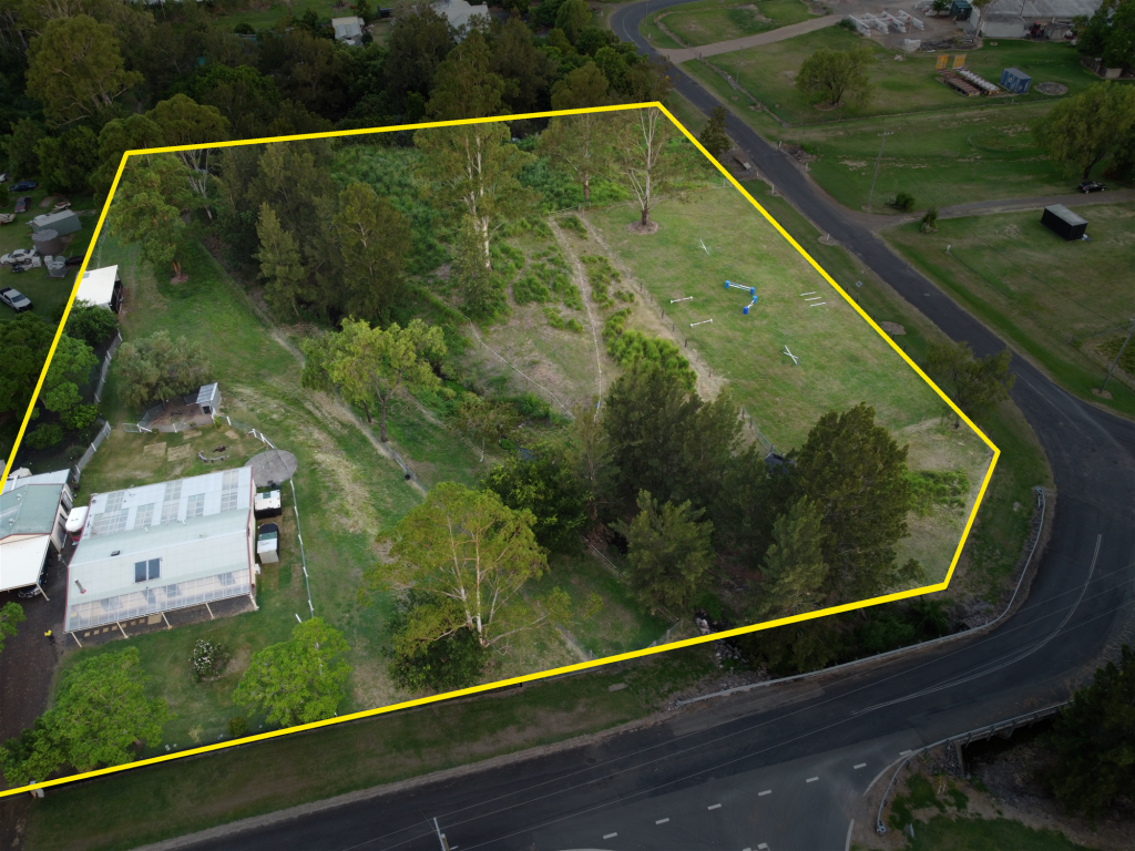 6 Parkridge Dr, Withcott, QLD 4352