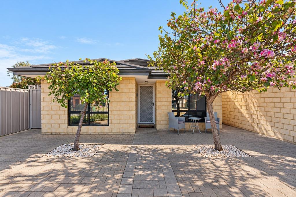 38 HOLMES ST, SOUTHERN RIVER, WA 6110