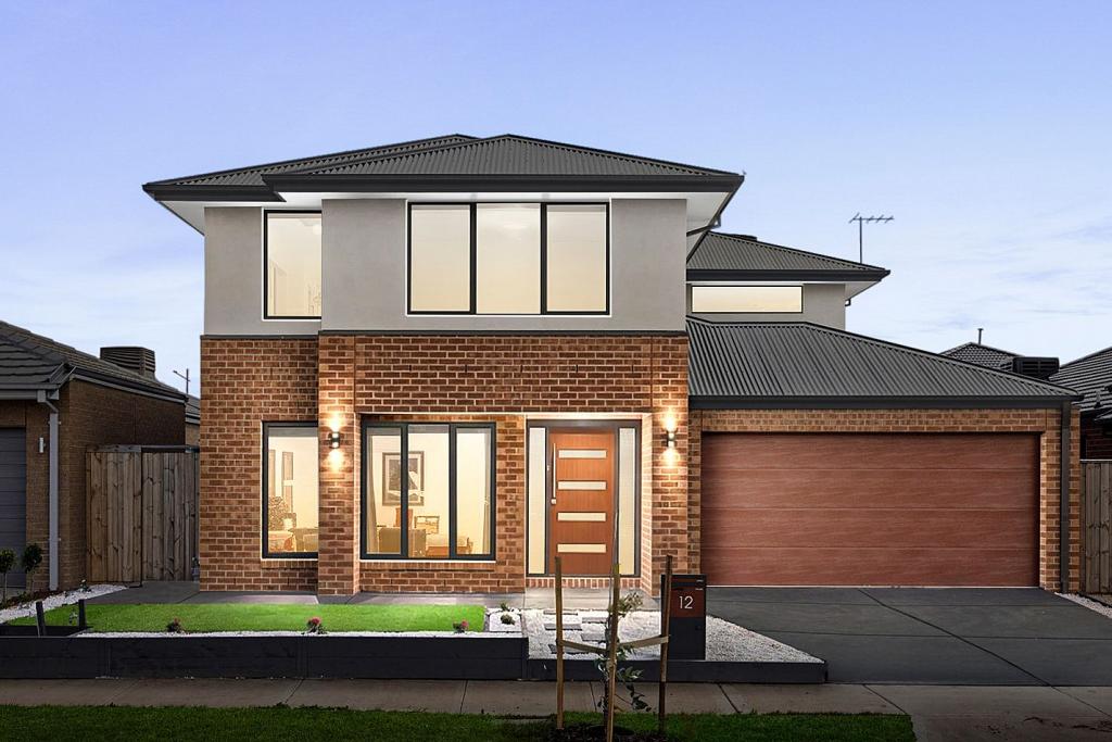 12 Farmingdale St, Manor Lakes, VIC 3024