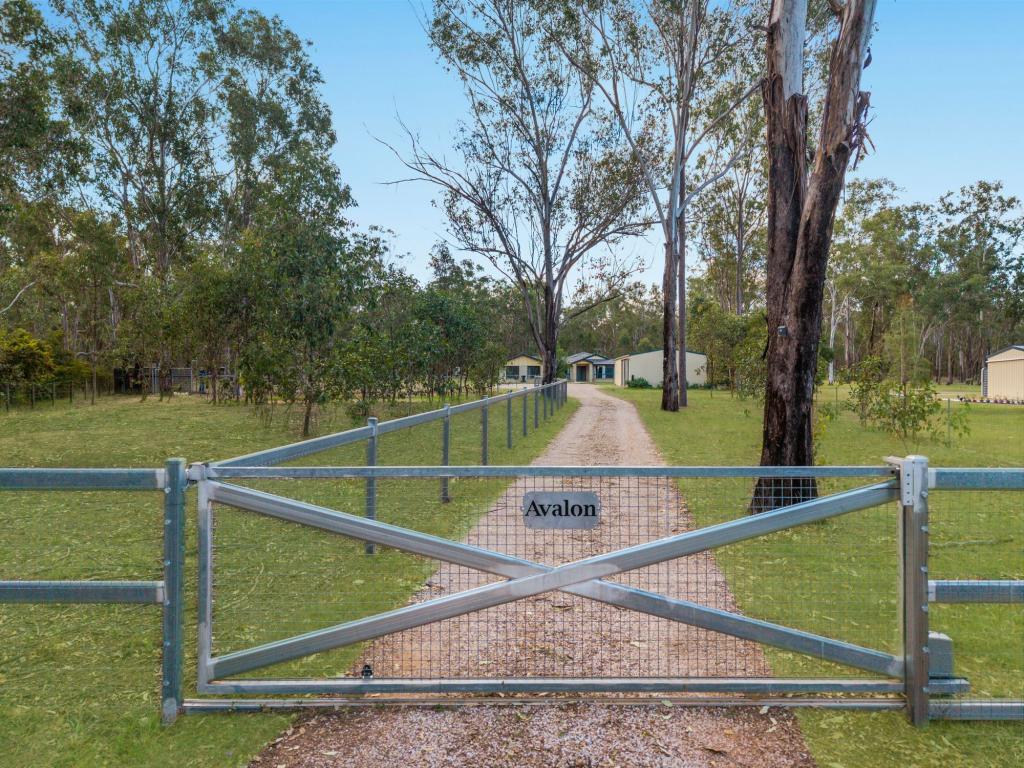 8 Lewis Ct, Lockyer Waters, QLD 4311