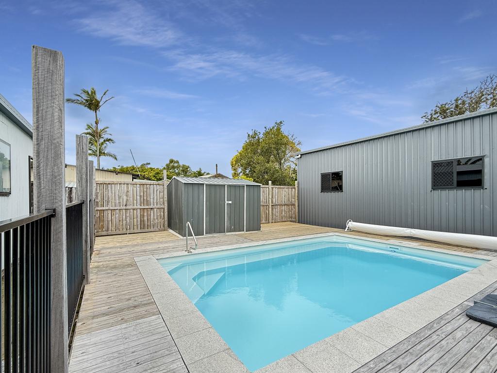 102 Limpus St, Urangan, QLD 4655