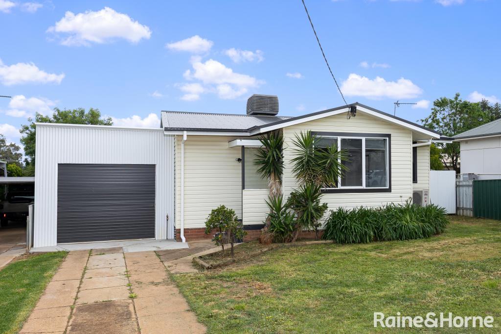 6 Gowrie Pde, Mount Austin, NSW 2650