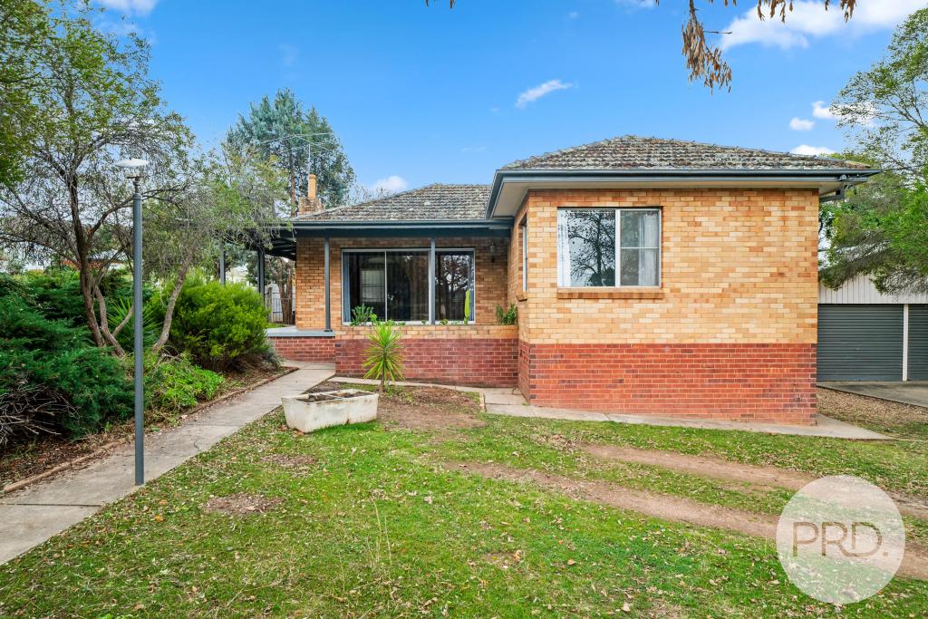 11 James St, Kooringal, NSW 2650