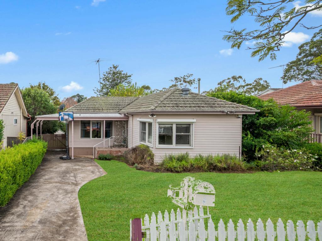 70 Bradbury Ave, Campbelltown, NSW 2560