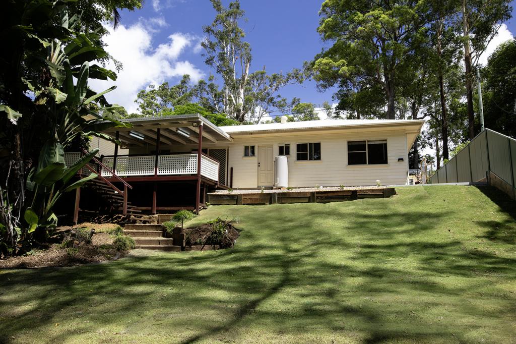 5 Mckenzie Rd, Woombye, QLD 4559