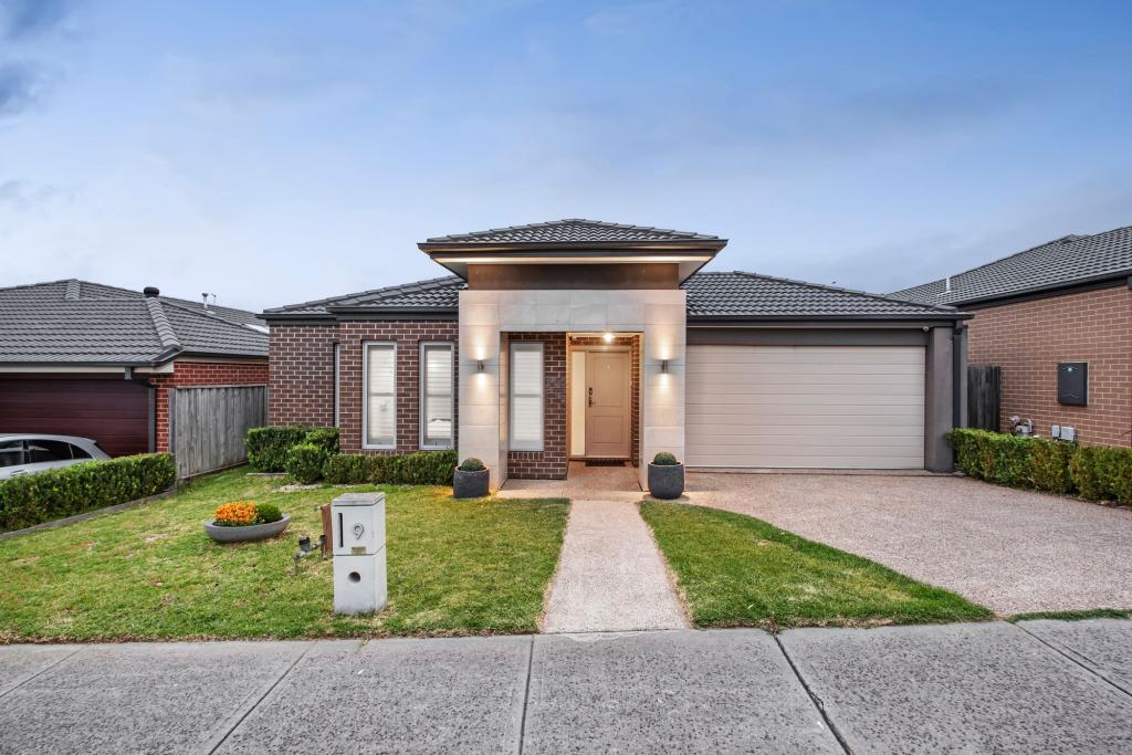 9 Nixon Dr, Berwick, VIC 3806