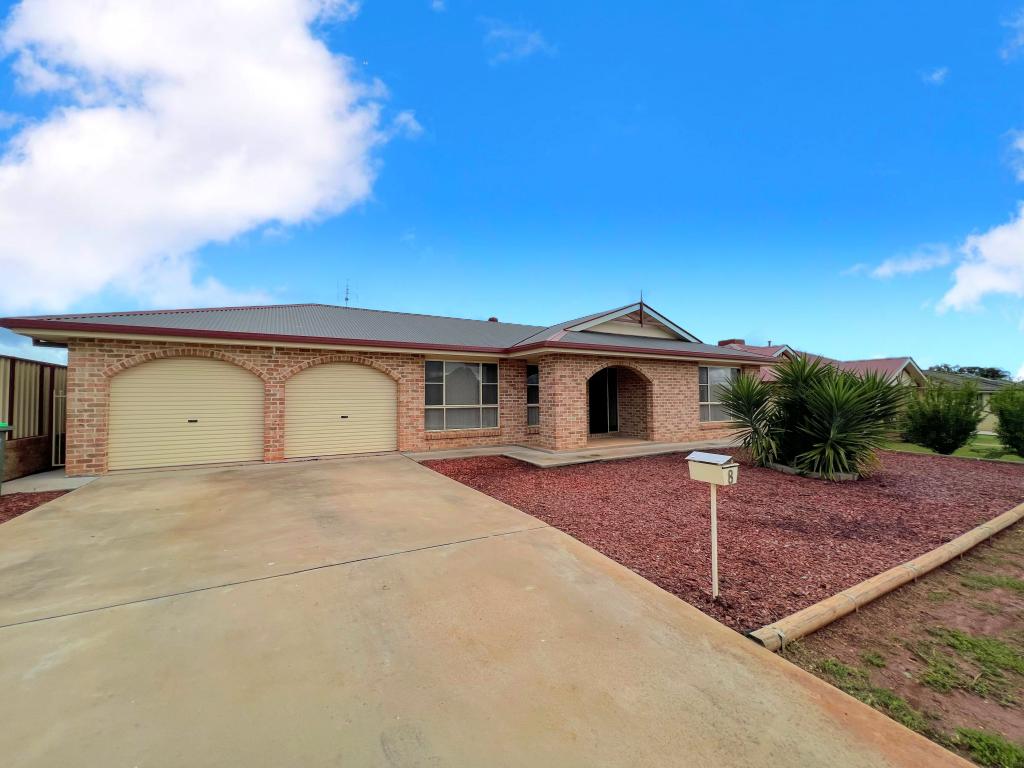 8 Cedar Cres, Parkes, NSW 2870