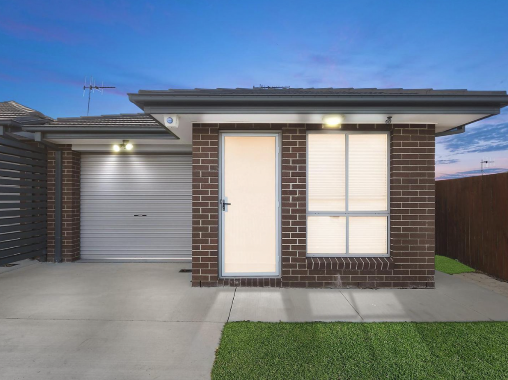 4 Rockwood St, Casey, ACT 2913